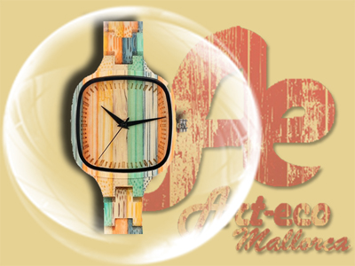 Reloj de madera de bambú teñida en tonos verdes