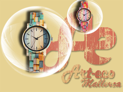 Reloj de madera de bambú teñida