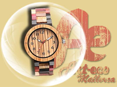 Reloj con caja de madera de zebrano y correa compuesta por un llamativo mix de maderas