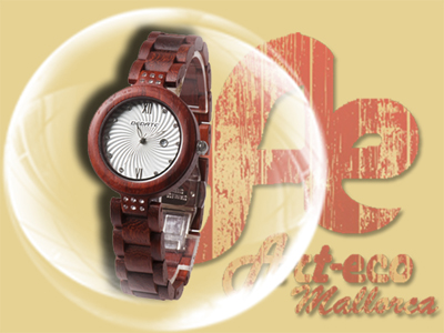 Reloj de madera de palo de rosa. Detalles de Swaroski. Talla pequeña.