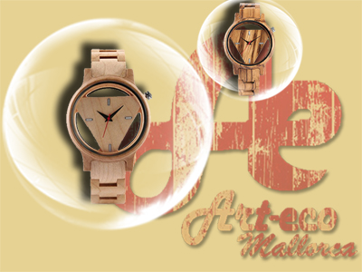 Reloj con diseño triangular