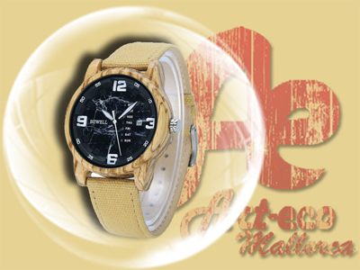 Modelo con caja de zebrano y correa beige