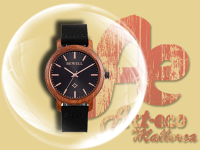 Modelo de madera de sándalo rojo y correa de piel negra 